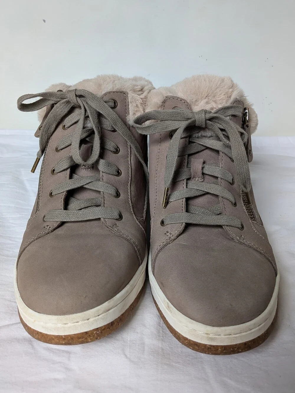 Aetrex Dylan Arch Support Sneaker Zip Sides Lace Up Fur Trim EUC